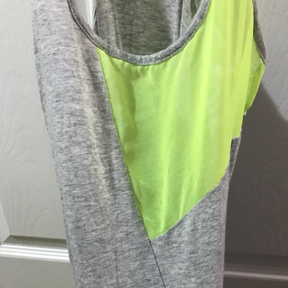 Guess Tank - Picture 3 of 7